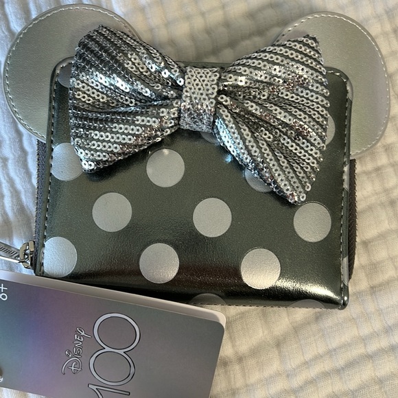 NEW Loungefly Disney 100 Minnie Mouse Platinum mini backpack and wallet set - Picture 10 of 16